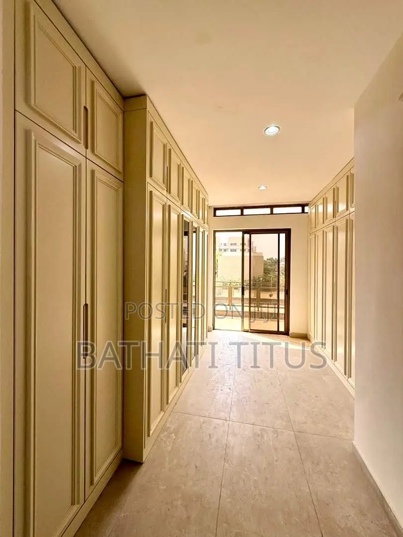 4bdrm Duplex in Maitama for sale