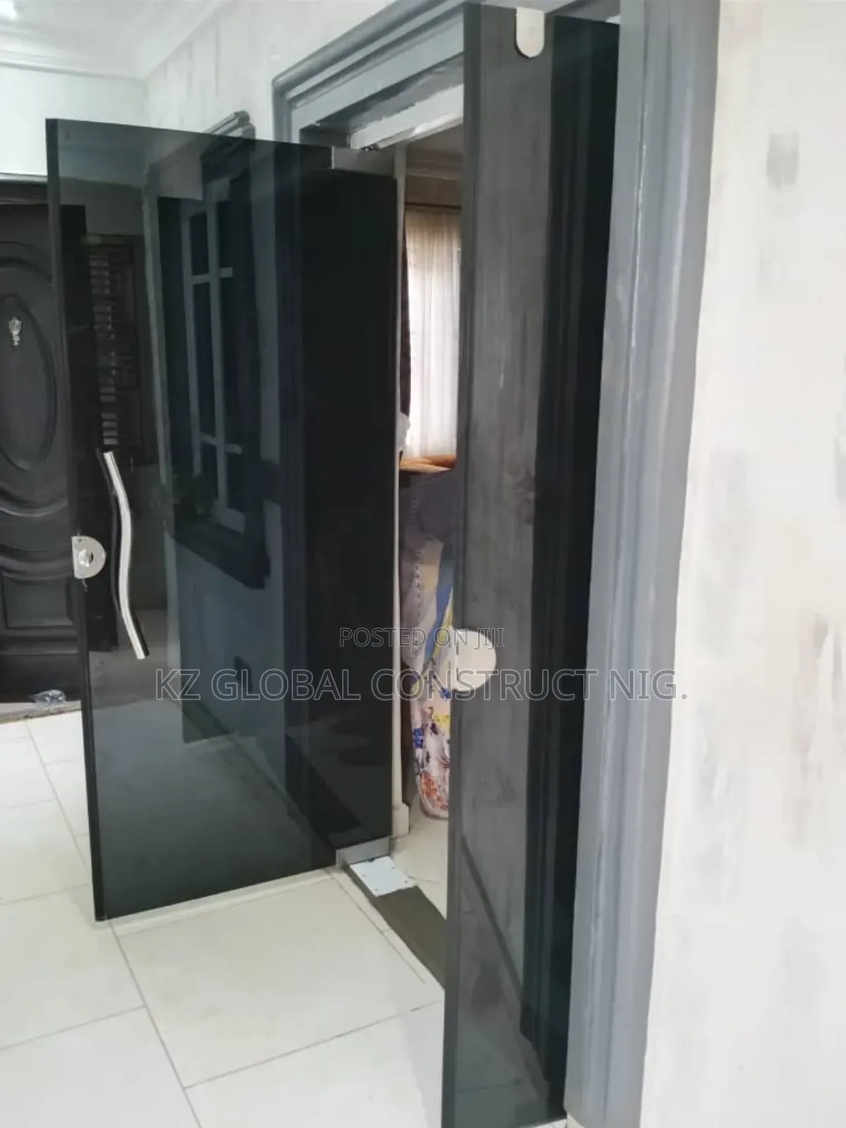 Frameless Glass Swing Door