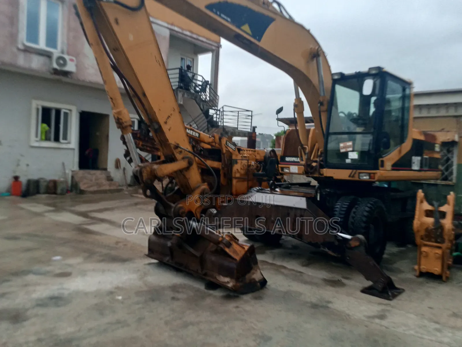 M318 Foreign Used Caterpillar Excavator.