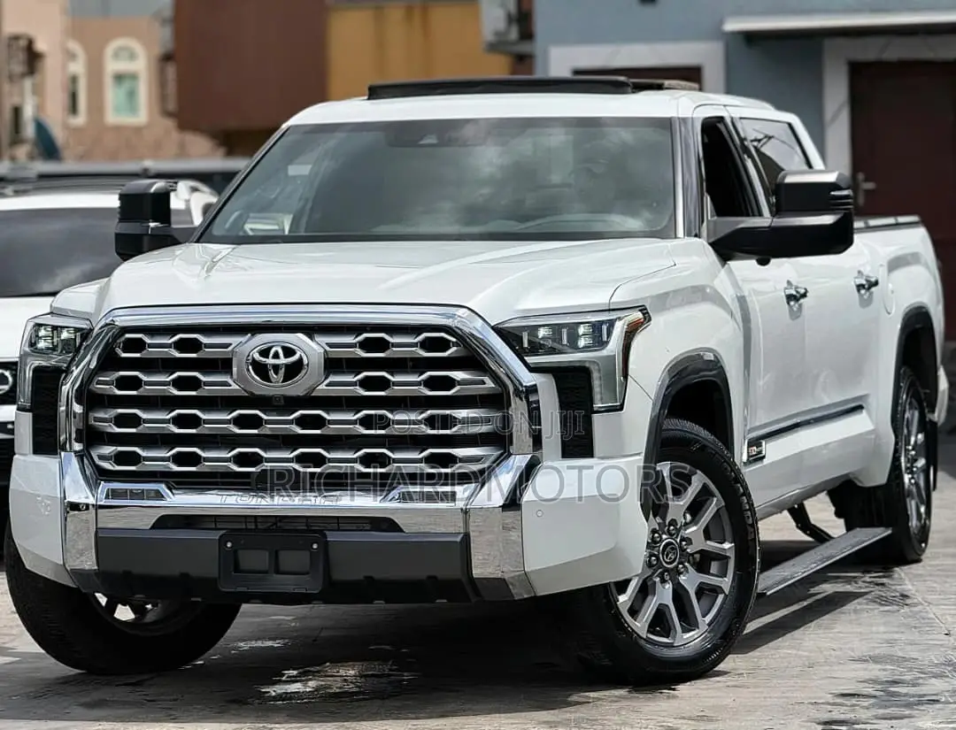 Toyota Tundra Platinum 2022 White