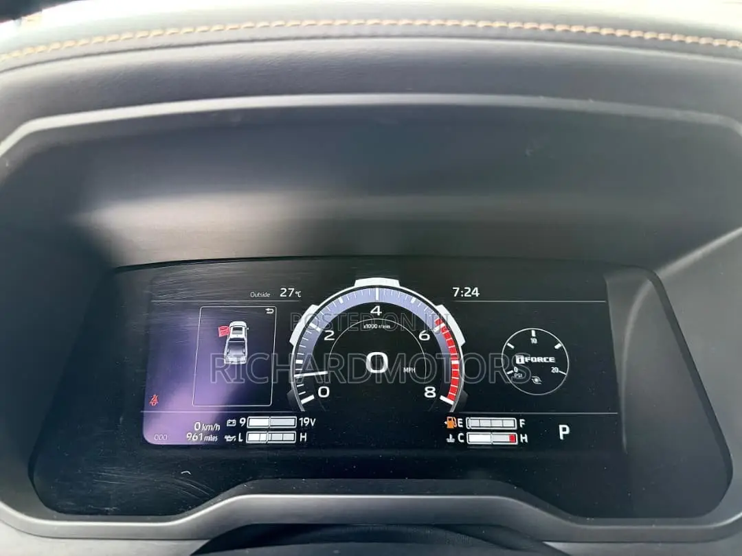 Toyota Tundra Platinum 2022 White