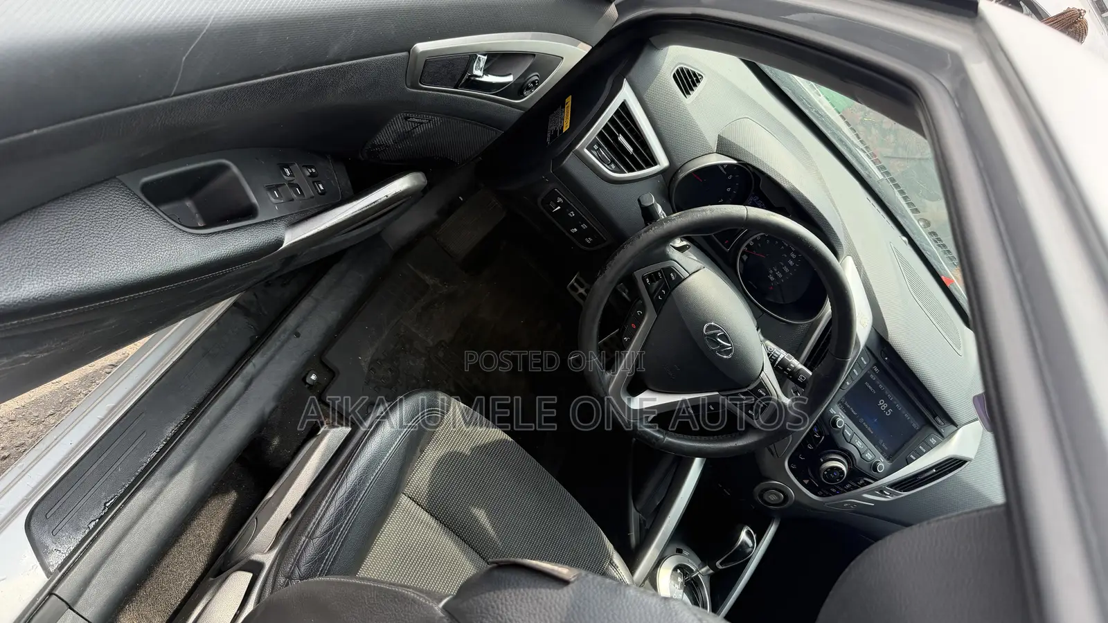 Hyundai Veloster Automatic 2012 White
