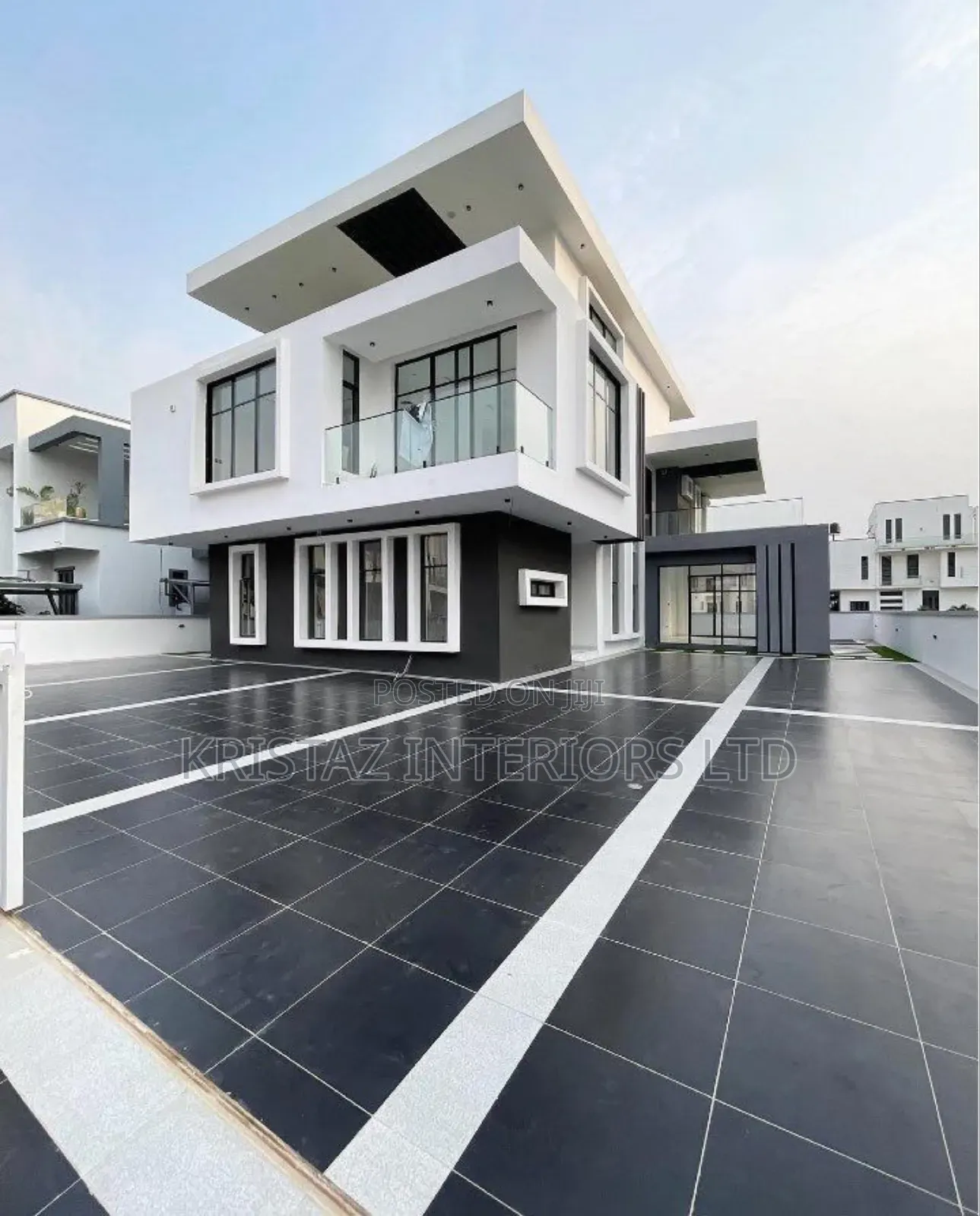 5bdrm Duplex in Lekki Phase 2 for sale