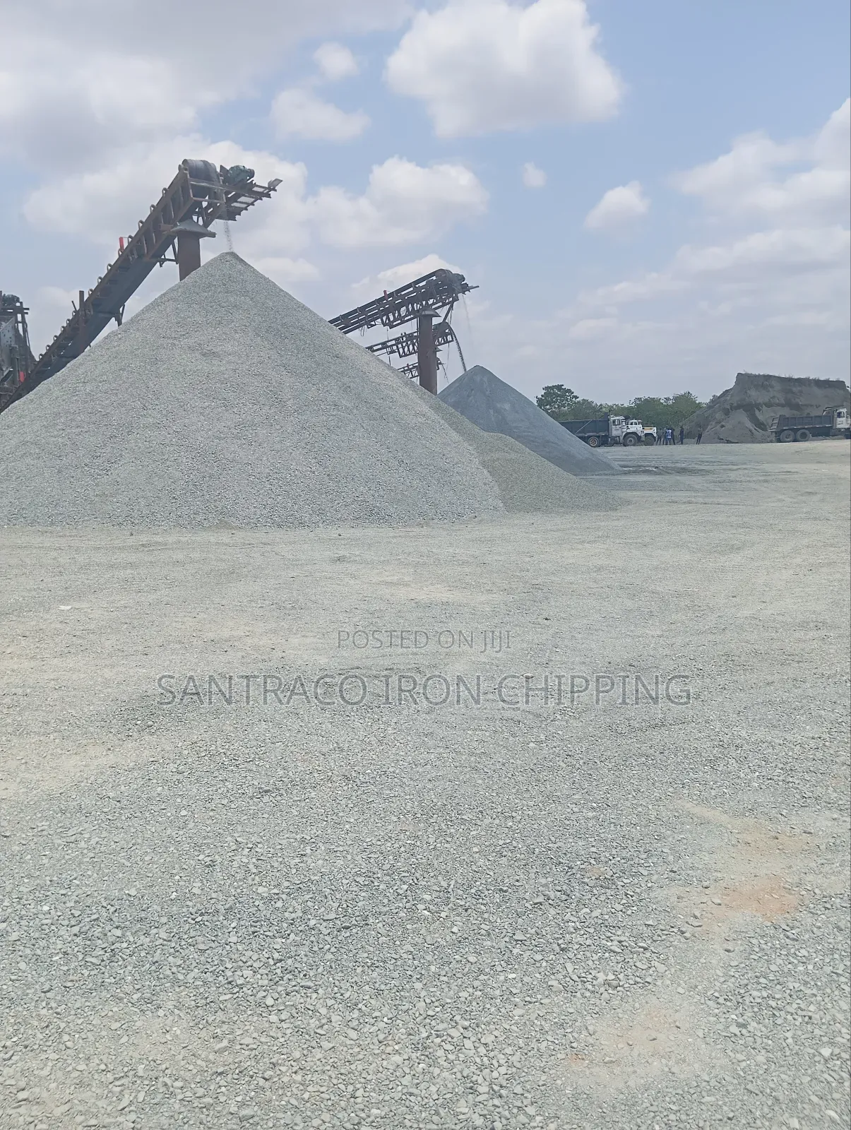 Sentraco Iron Black Chippings and Granite for Company Construction Pro