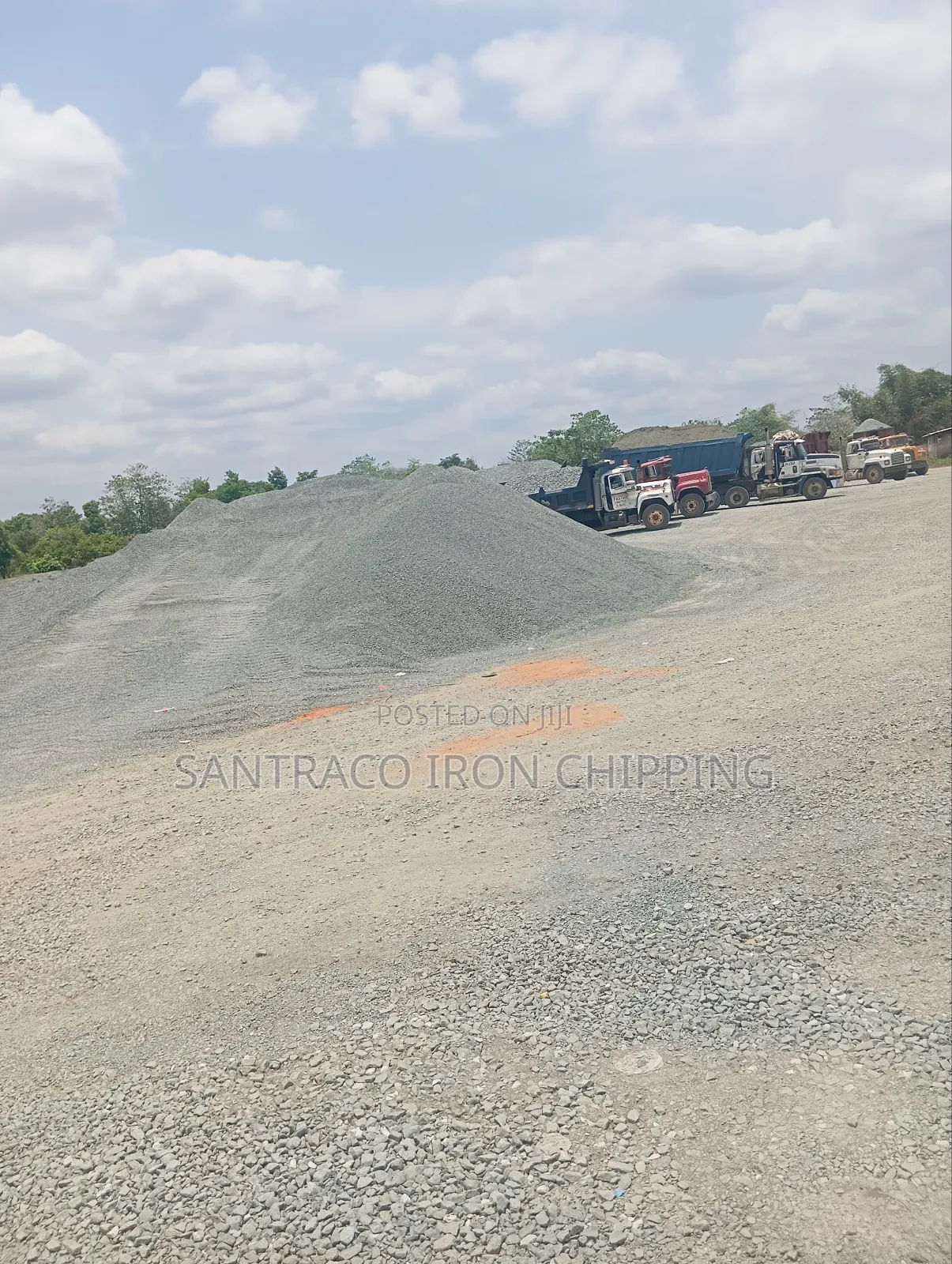Sentraco Iron Black Chippings and Granite for Company Construction Pro