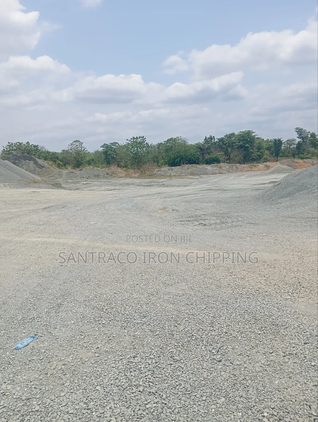 Sentraco Iron Black Chippings and Granite for Company Construction Pro