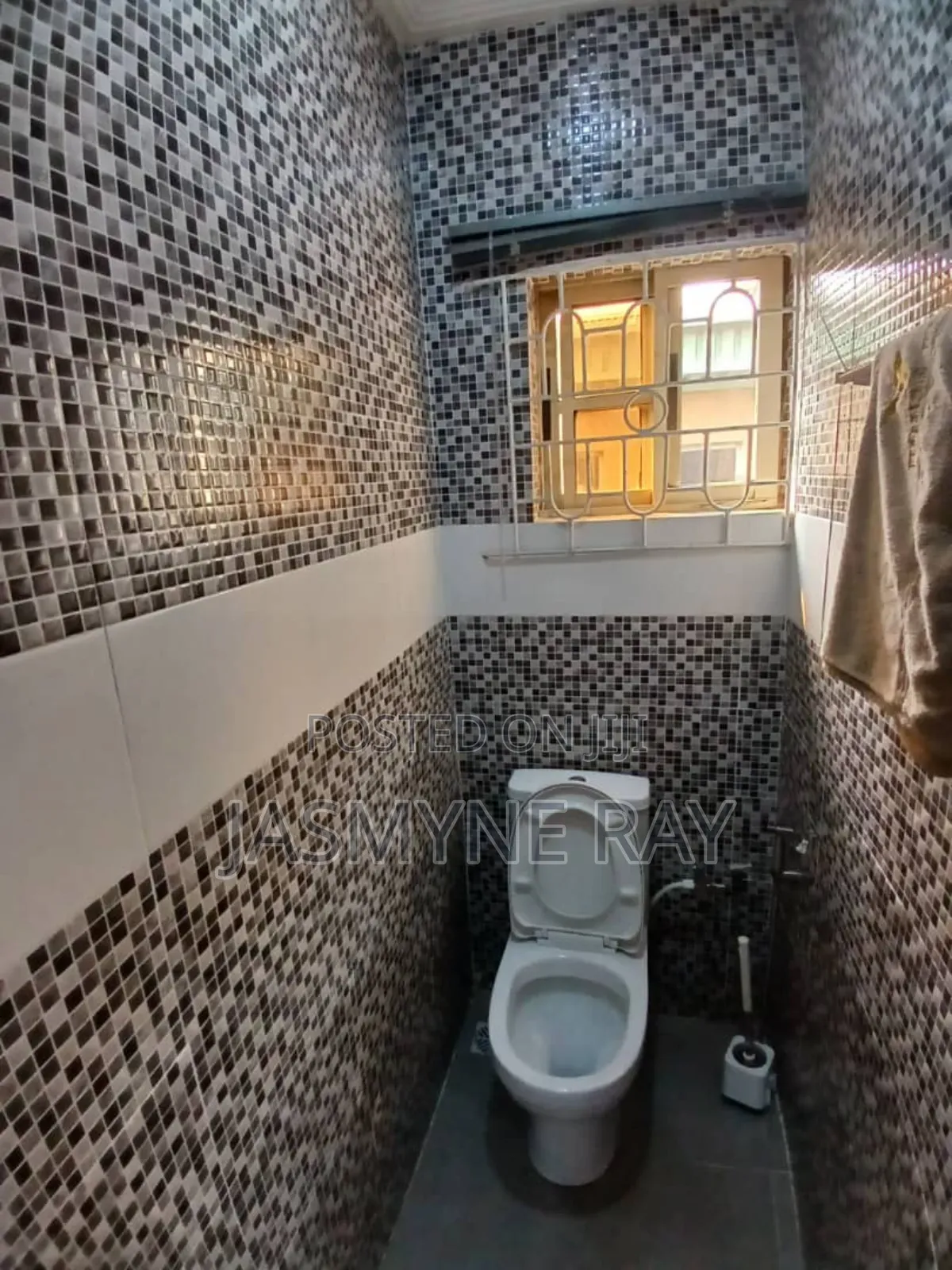 House 5 Single Deluxe Ensuite Room