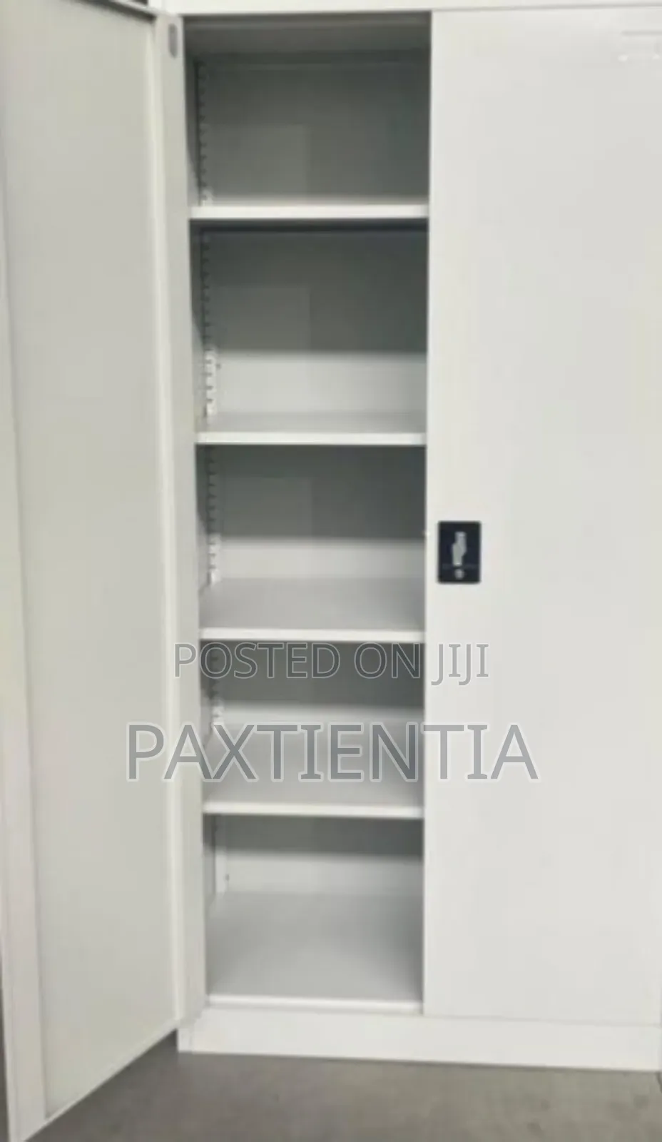 Metallic Bookshelf With 5 Compartments
