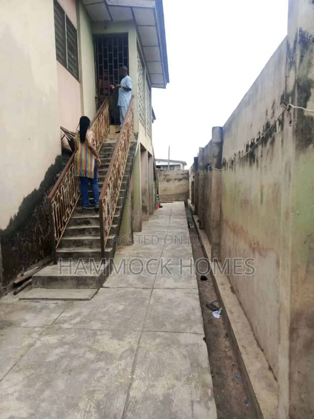 12bdrm Block of Flats in Aromolaran Estate, Agodi for sale