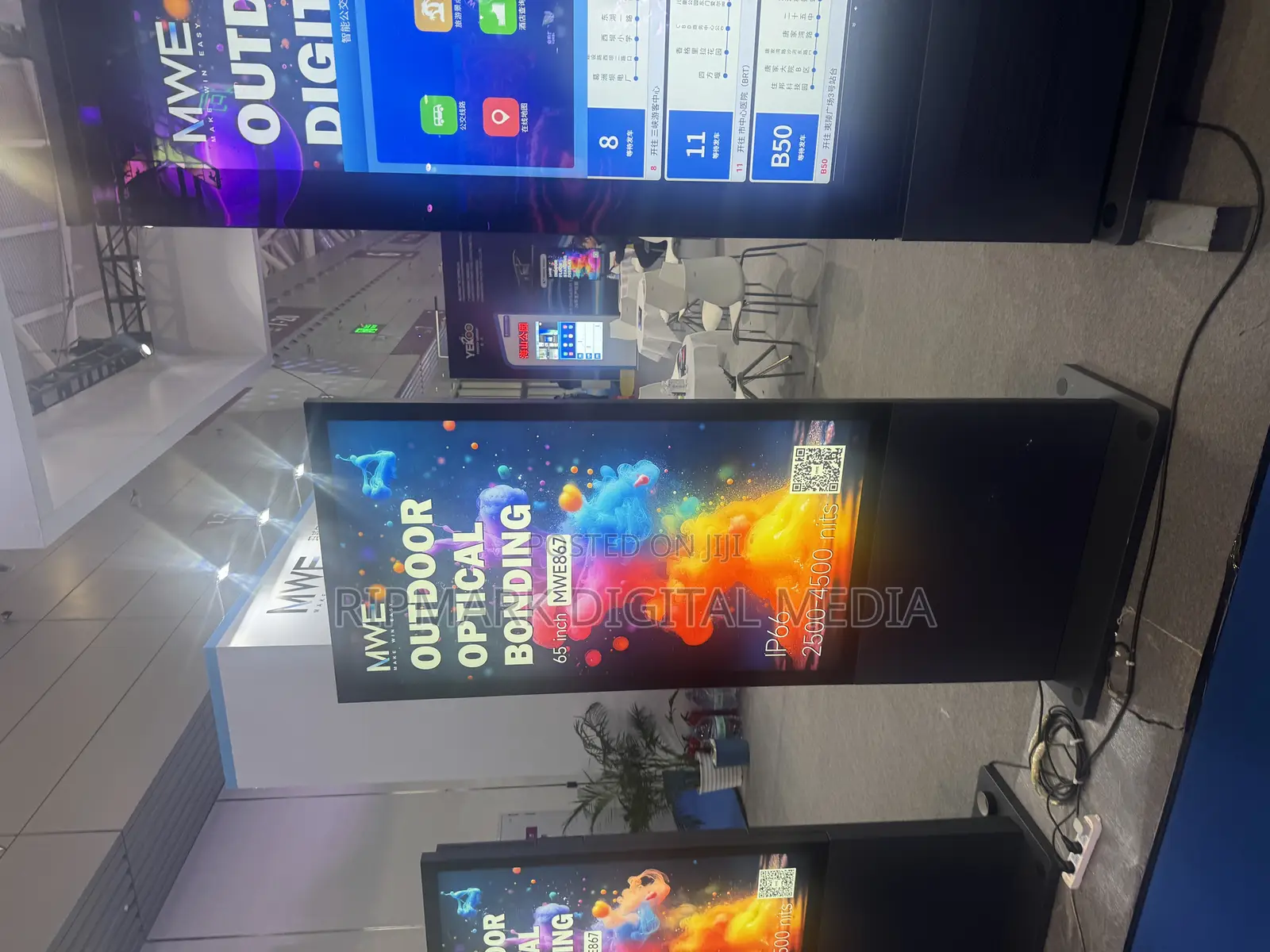 65 Inches Floor Standing Digital Interactive Signage Screen