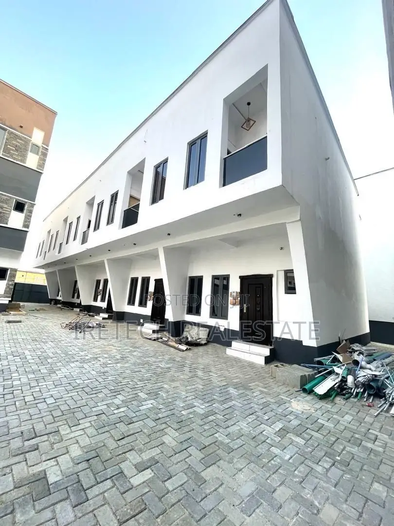 3 Bedroom Terrace In A Serene Neighborhood