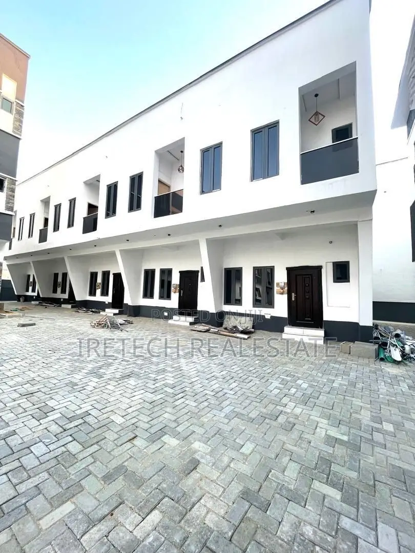 3 Bedroom Terrace In A Serene Neighborhood