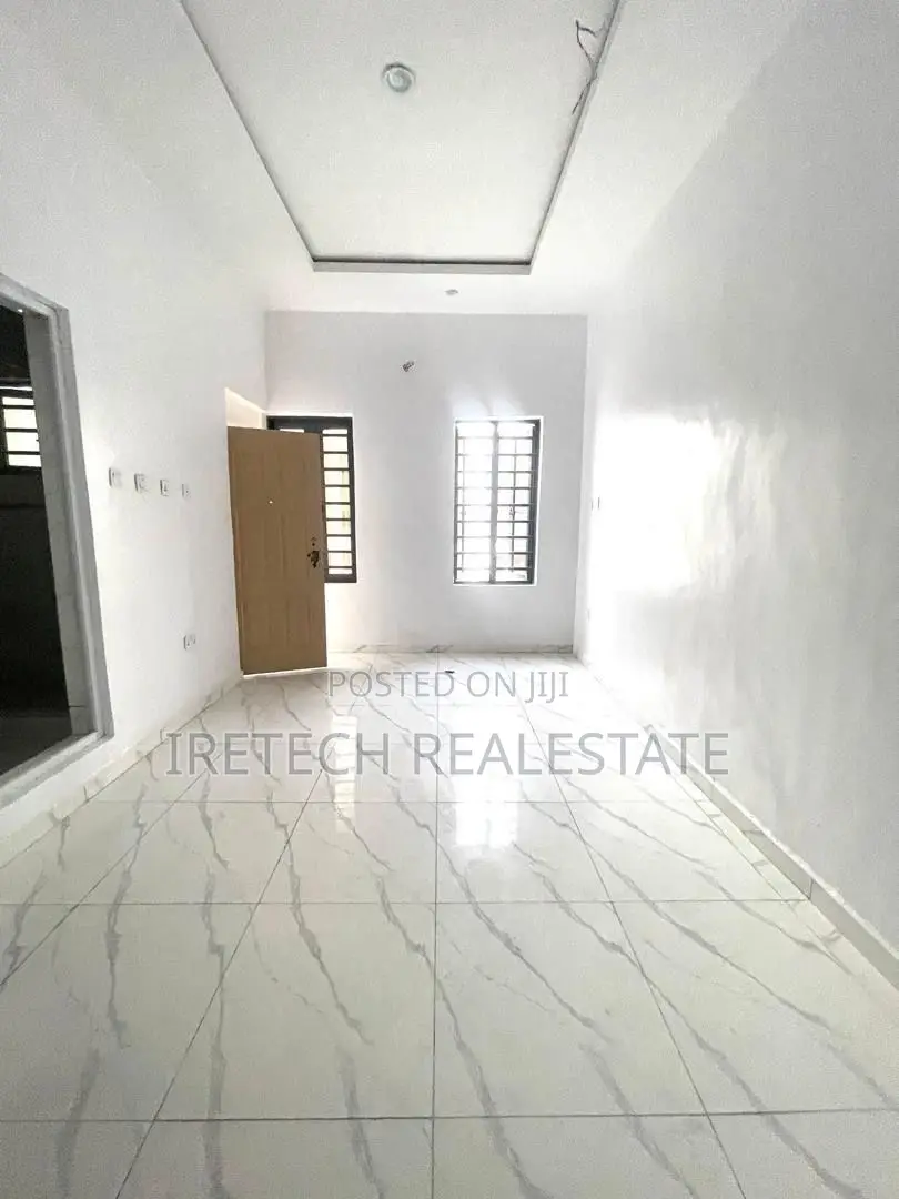 3 Bedroom Terrace In A Serene Neighborhood
