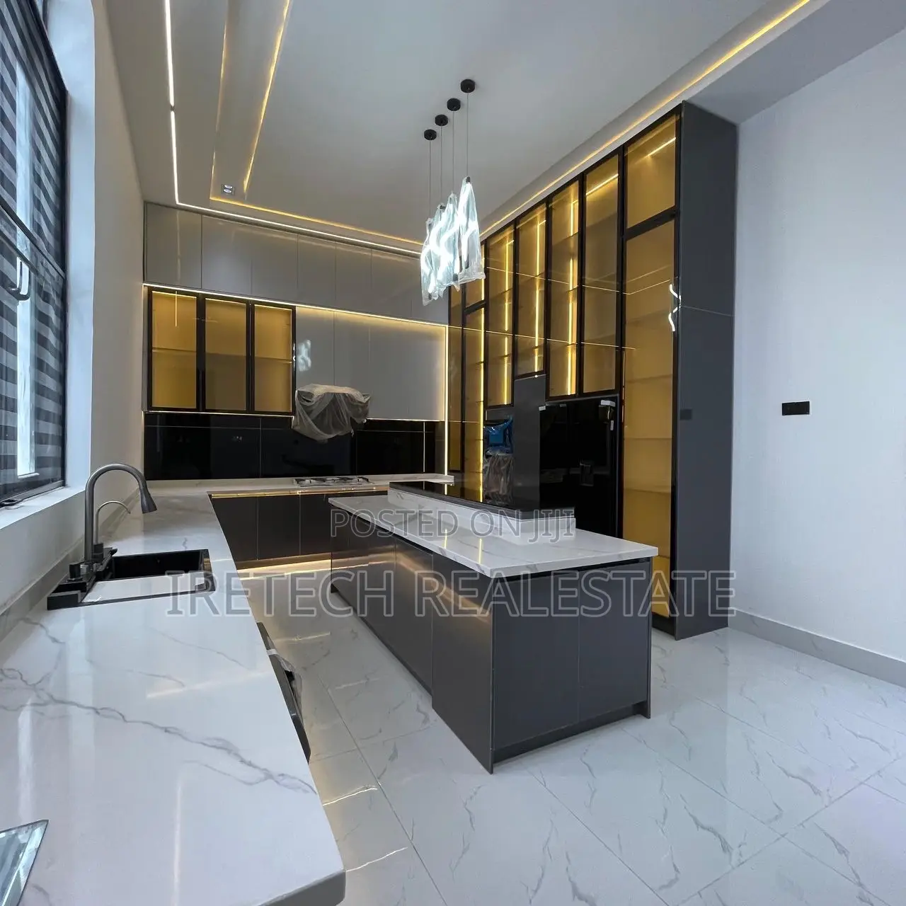 5bdrm Duplex in Megamound Estate for sale