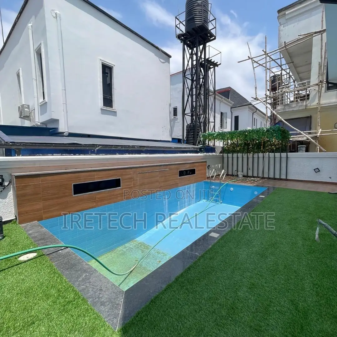 5bdrm Duplex in Megamound Estate for sale