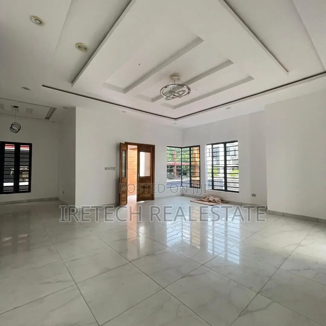 4bdrm Duplex in Lekki County for sale