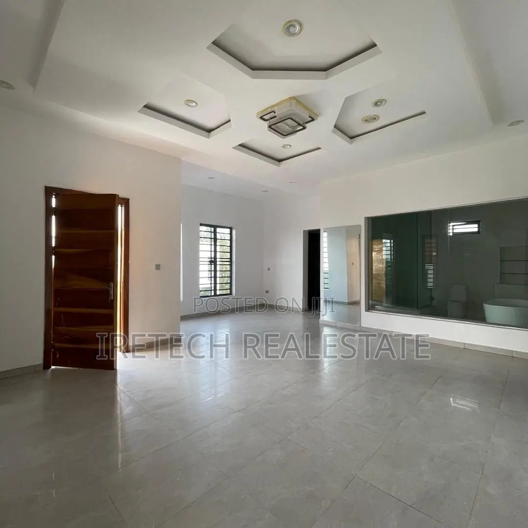 4bdrm Duplex in Lekki County for sale