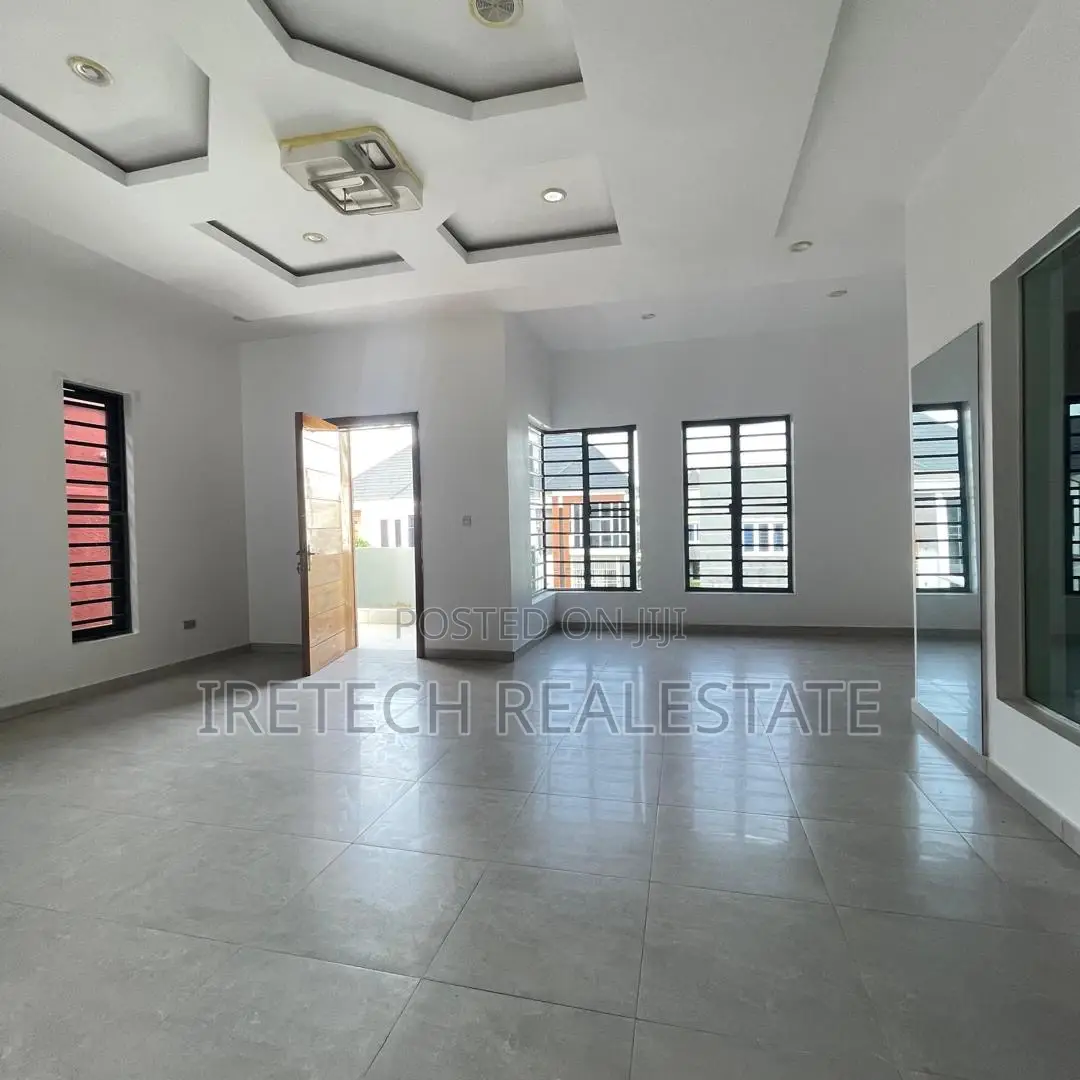 4bdrm Duplex in Lekki County for sale