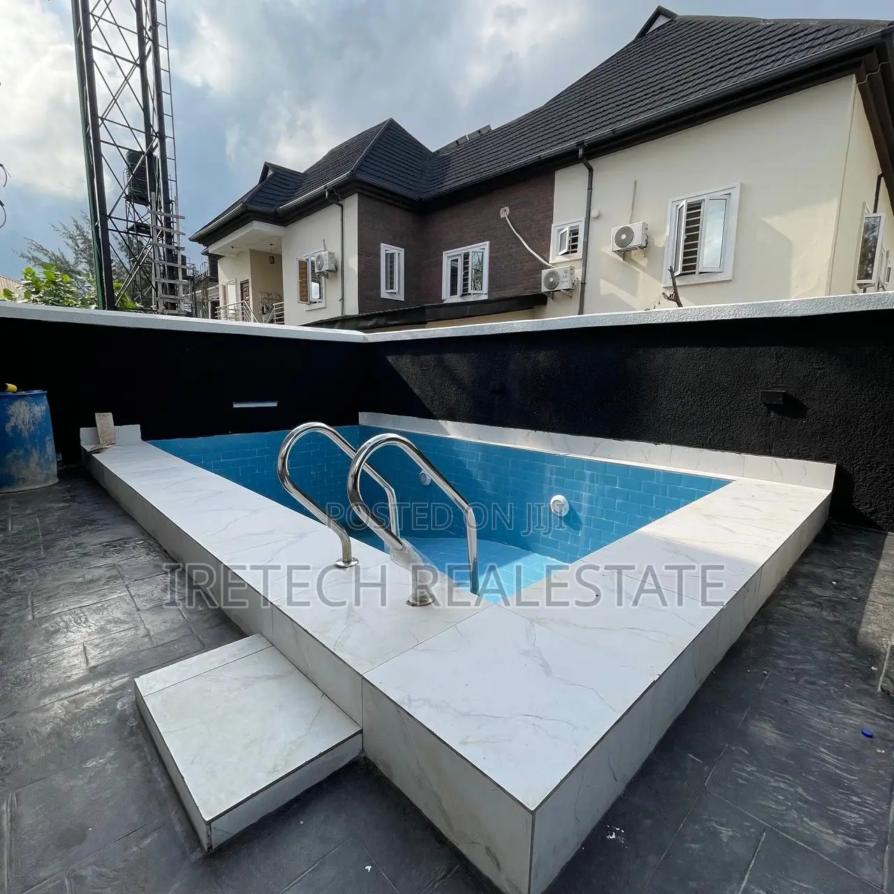 5bdrm Duplex in Megamound Ikota for sale