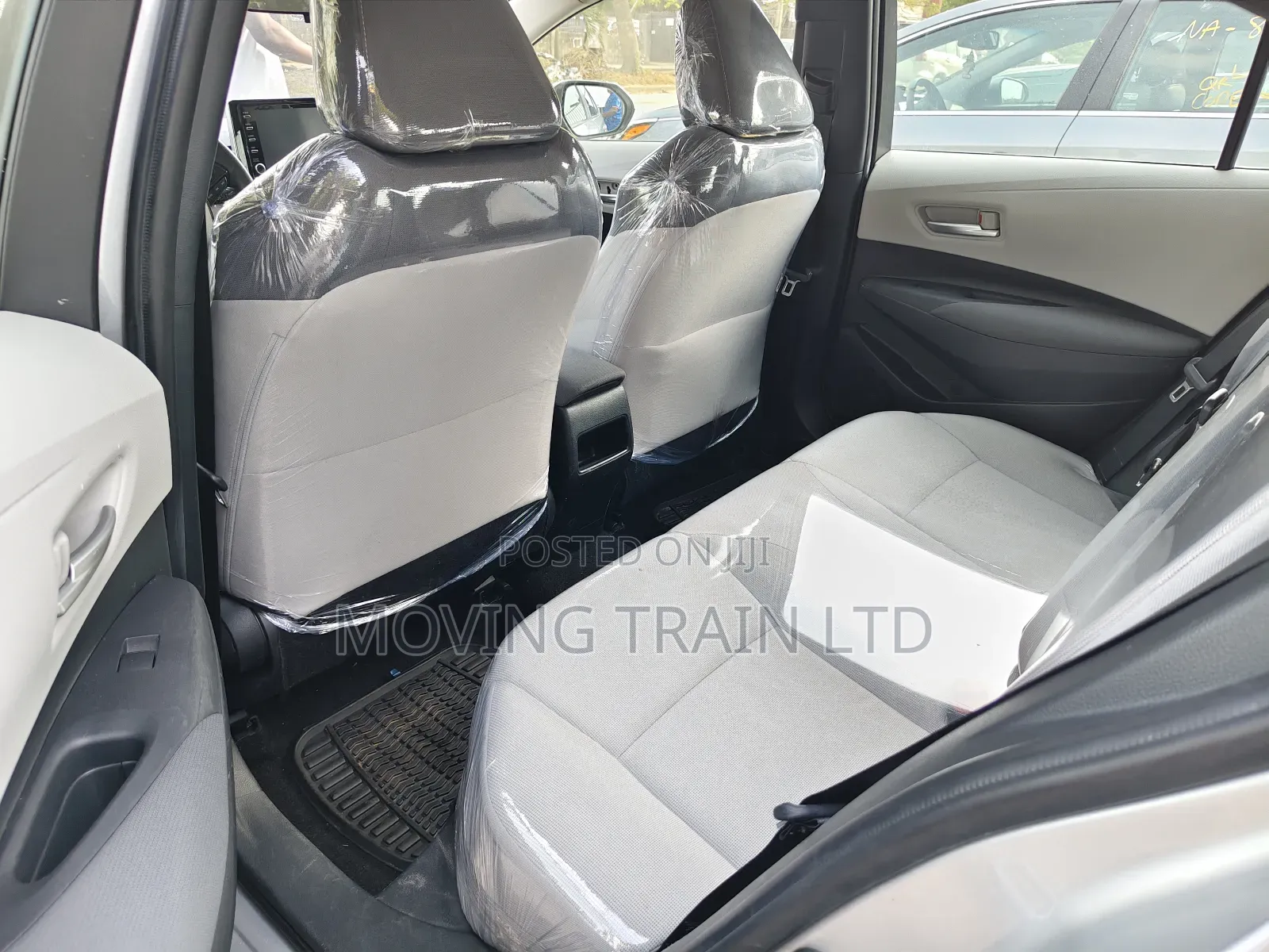 Toyota Corolla LE 2022 Silver