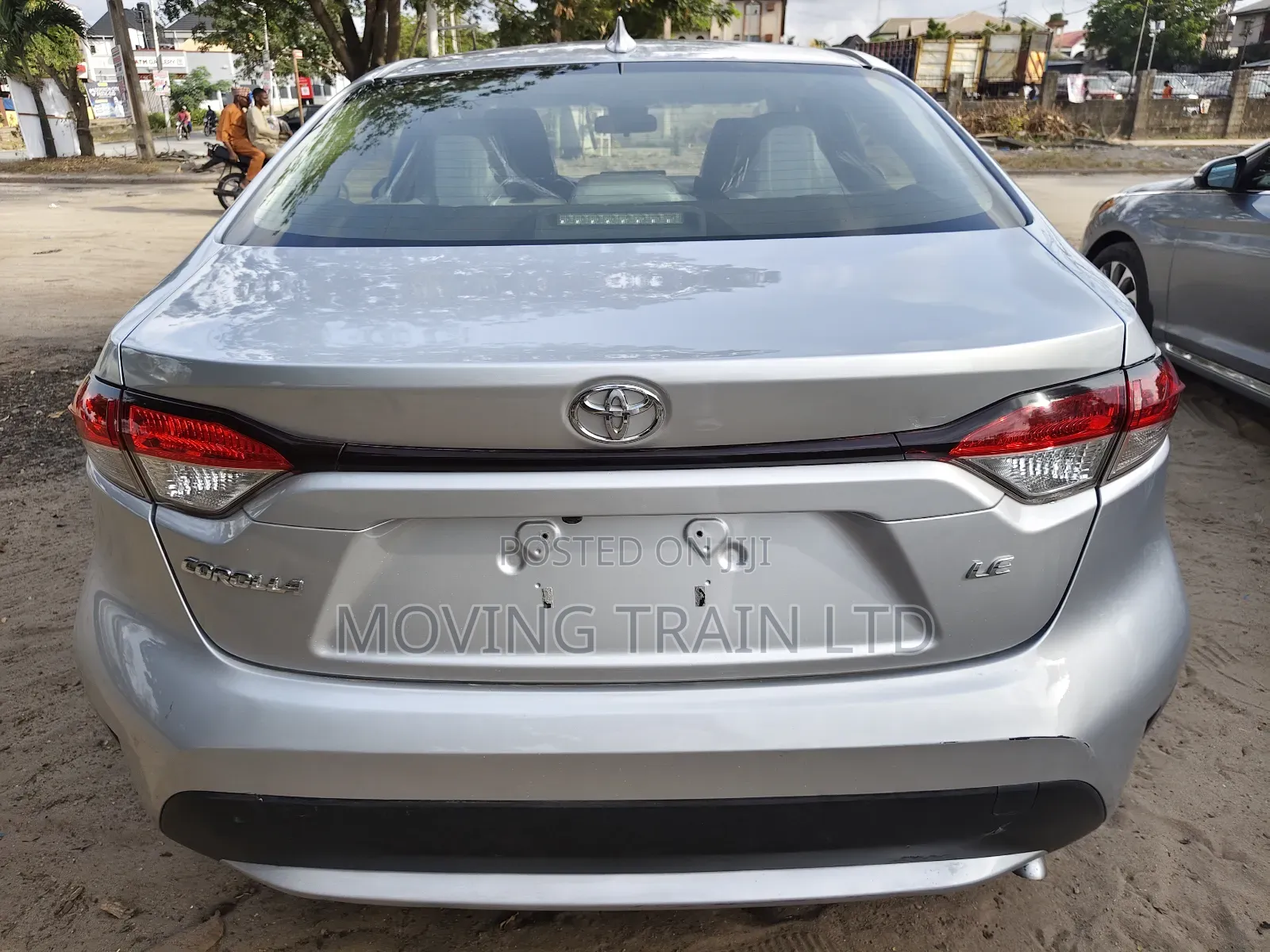 Toyota Corolla LE 2022 Silver
