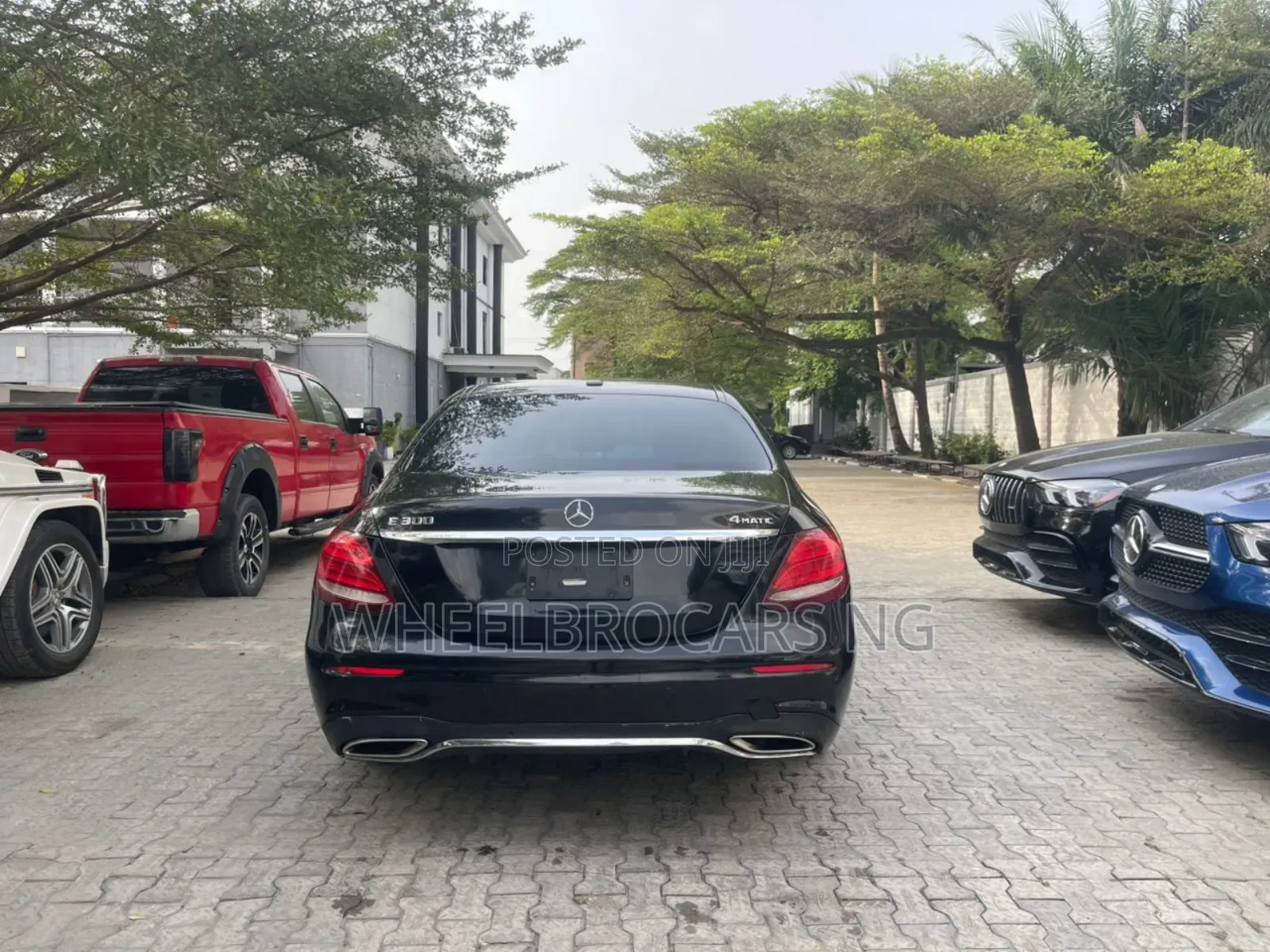 Mercedes-Benz E300 4Matic AWD Sedan (2.0L 4cyl 9A) 2017 Black