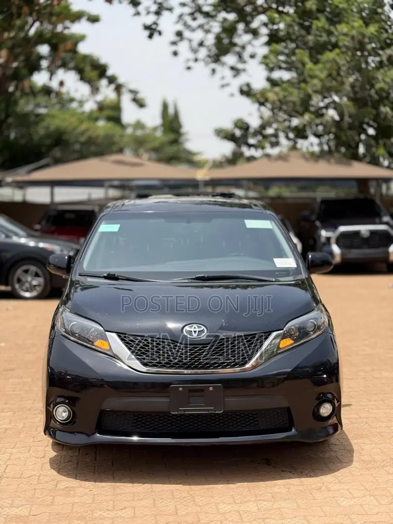 Toyota Sienna SE Premium 8-Passenger 4dr Minivan (3.5L 6cyl 6A) 2015