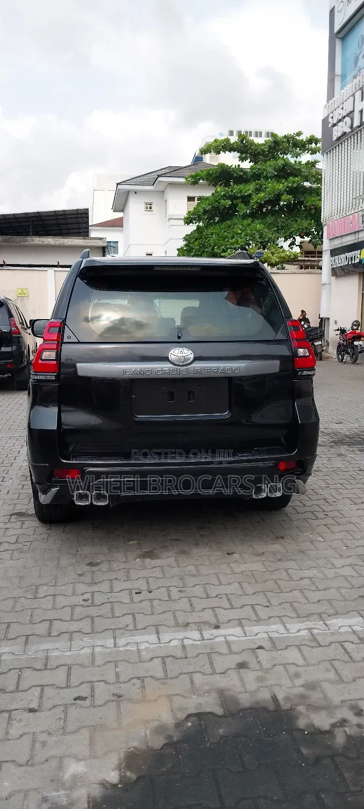 Toyota Land Cruiser Prado 2.7 i 2012 Black