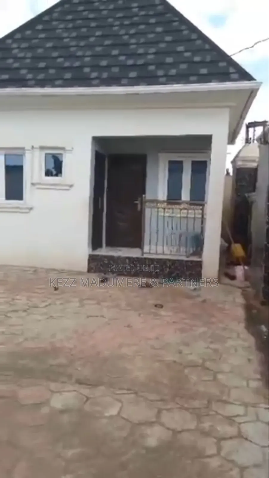 6bdrm Block of Flats in Umuoba, Uratta for sale