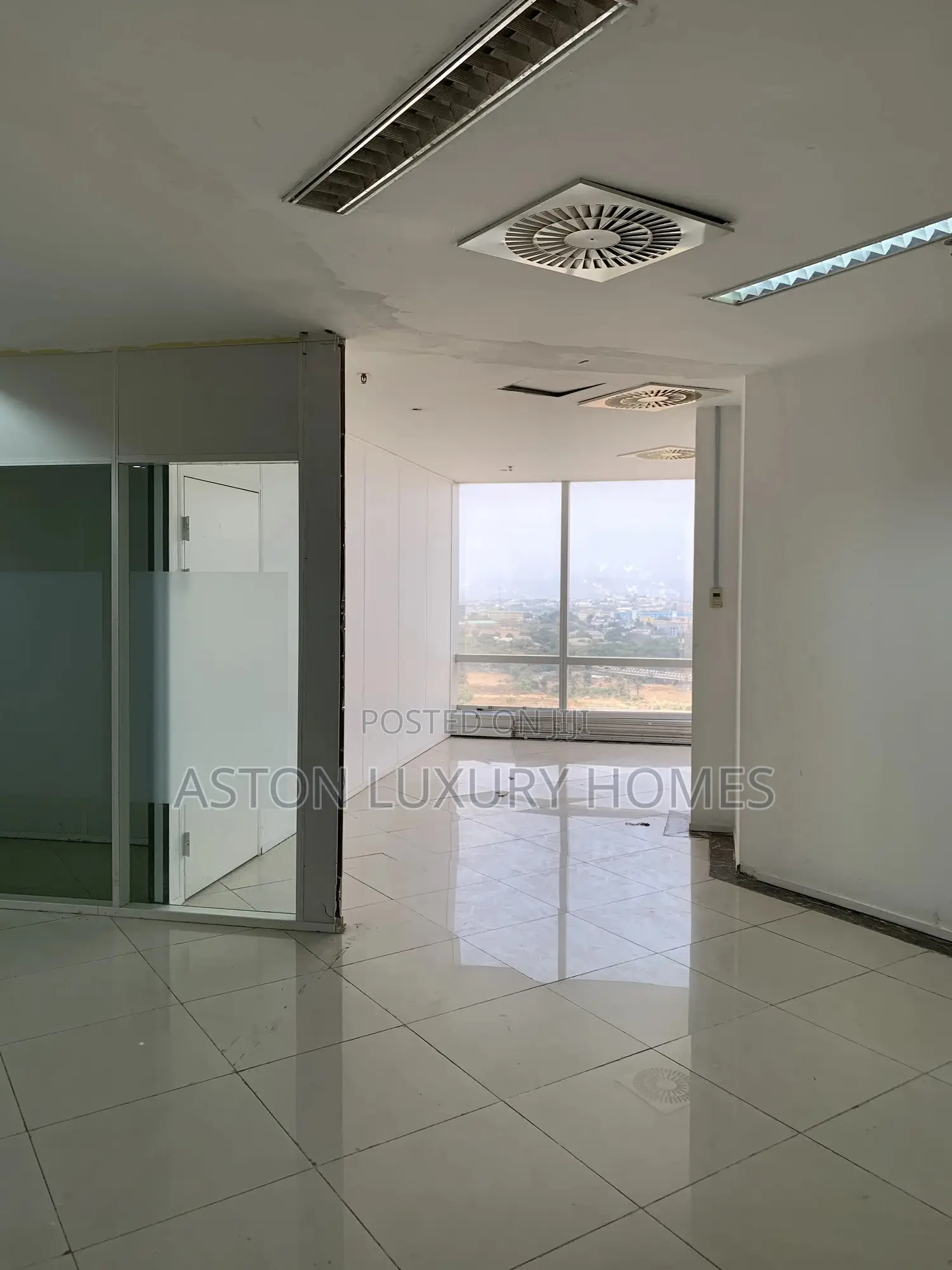 147sqm Modern and Spacious Workspace