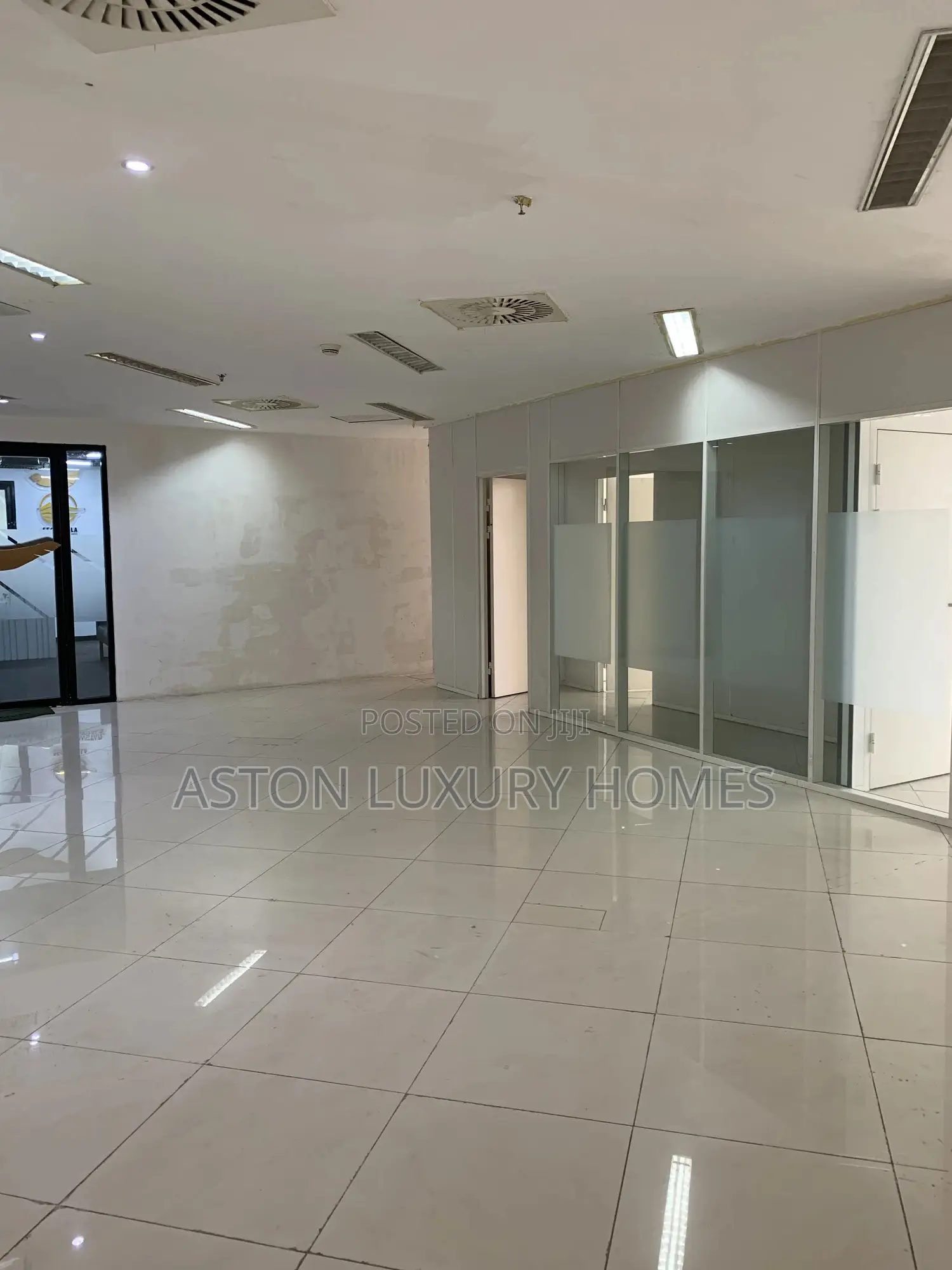 147sqm Modern and Spacious Workspace