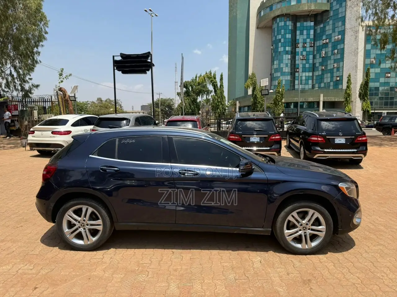 Mercedes-Benz GLA 250 2018 Blue