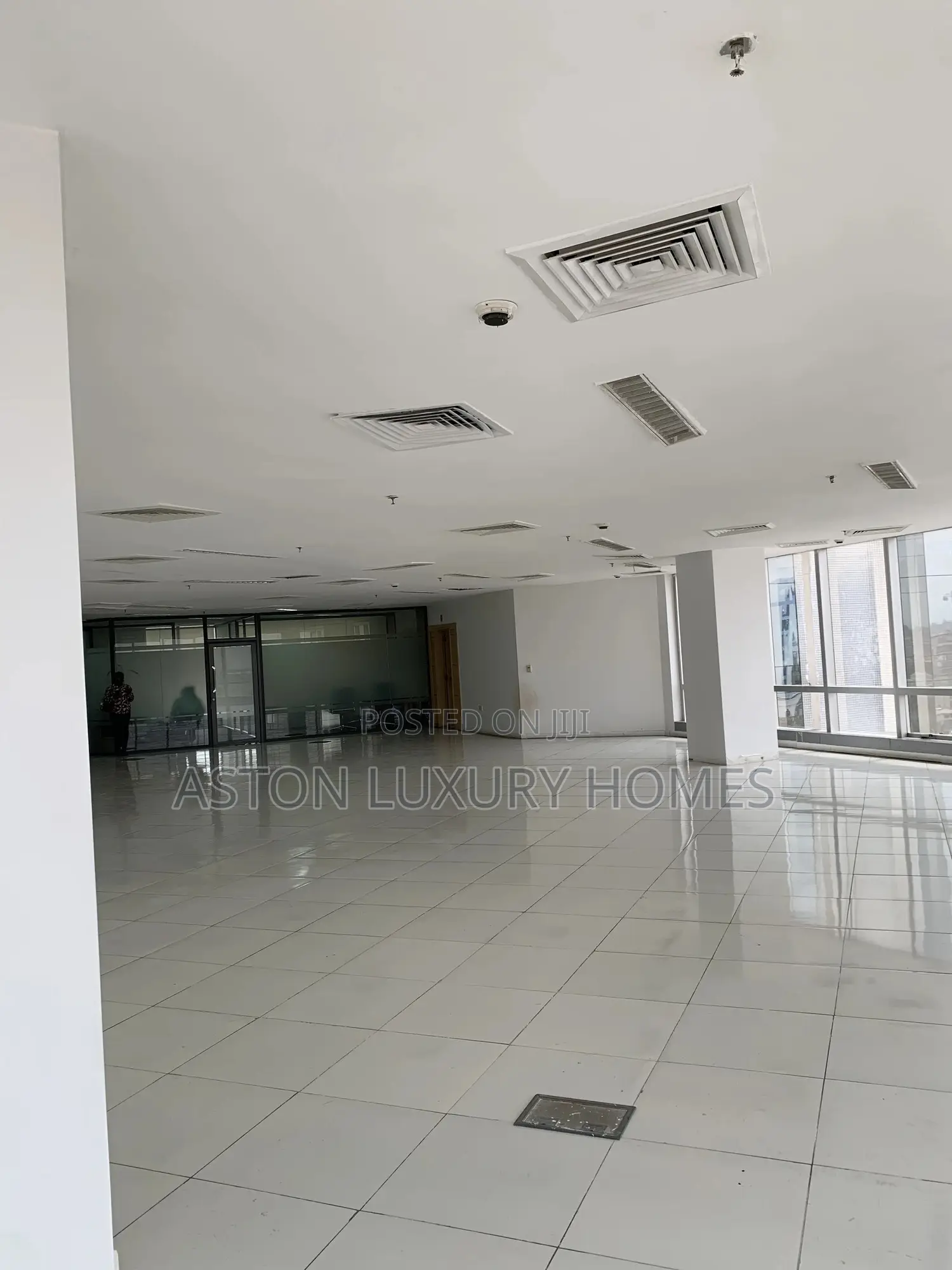 243sqm Modern and Spacious Workspace