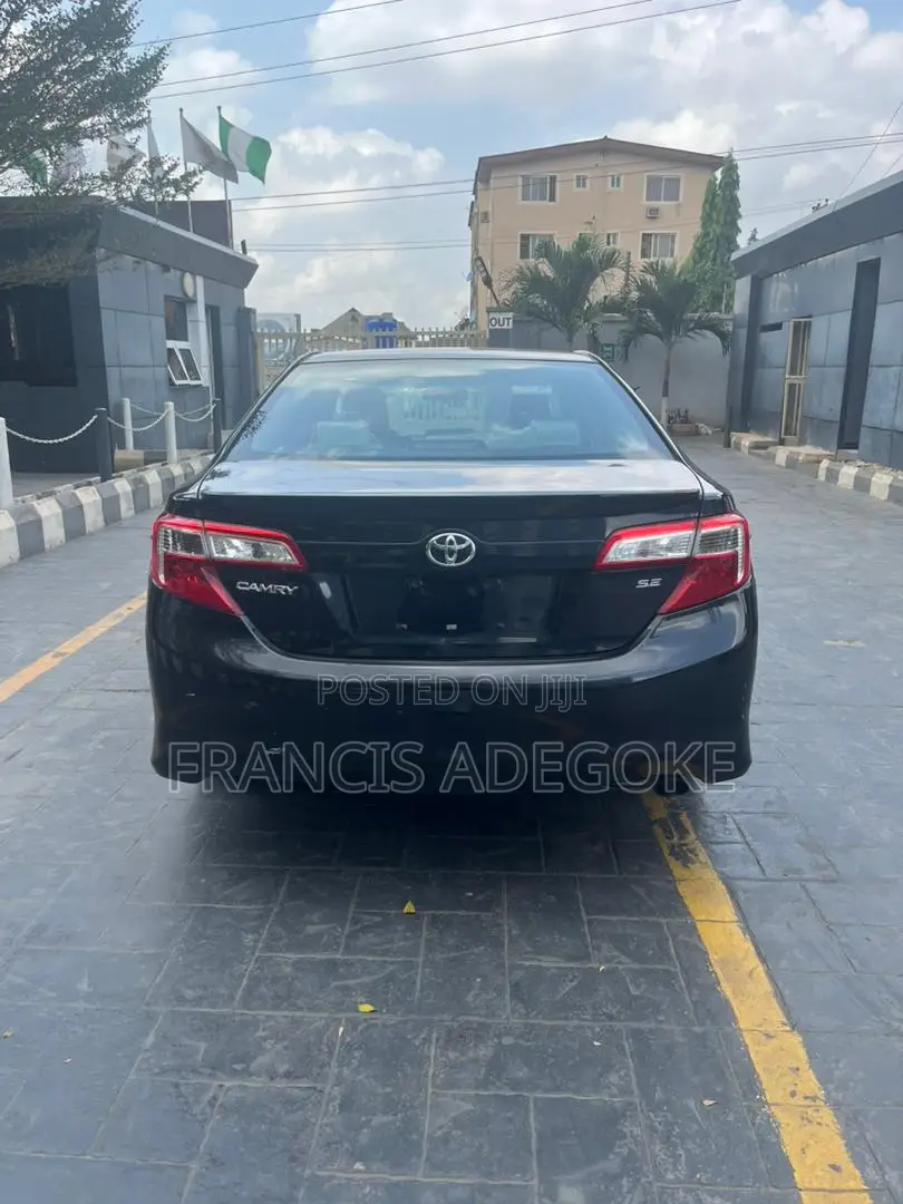 Toyota Camry SE 4dr Sedan (2.5L 4cyl 6A) 2012 Black