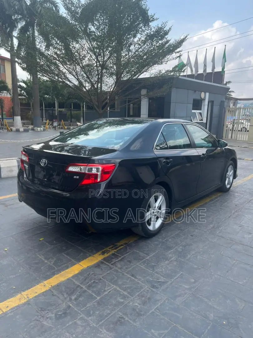 Toyota Camry SE 4dr Sedan (2.5L 4cyl 6A) 2012 Black