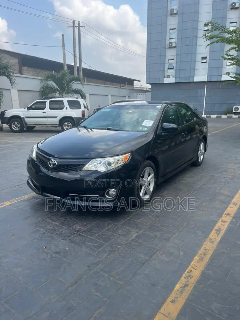 Toyota Camry SE 4dr Sedan (2.5L 4cyl 6A) 2012 Black