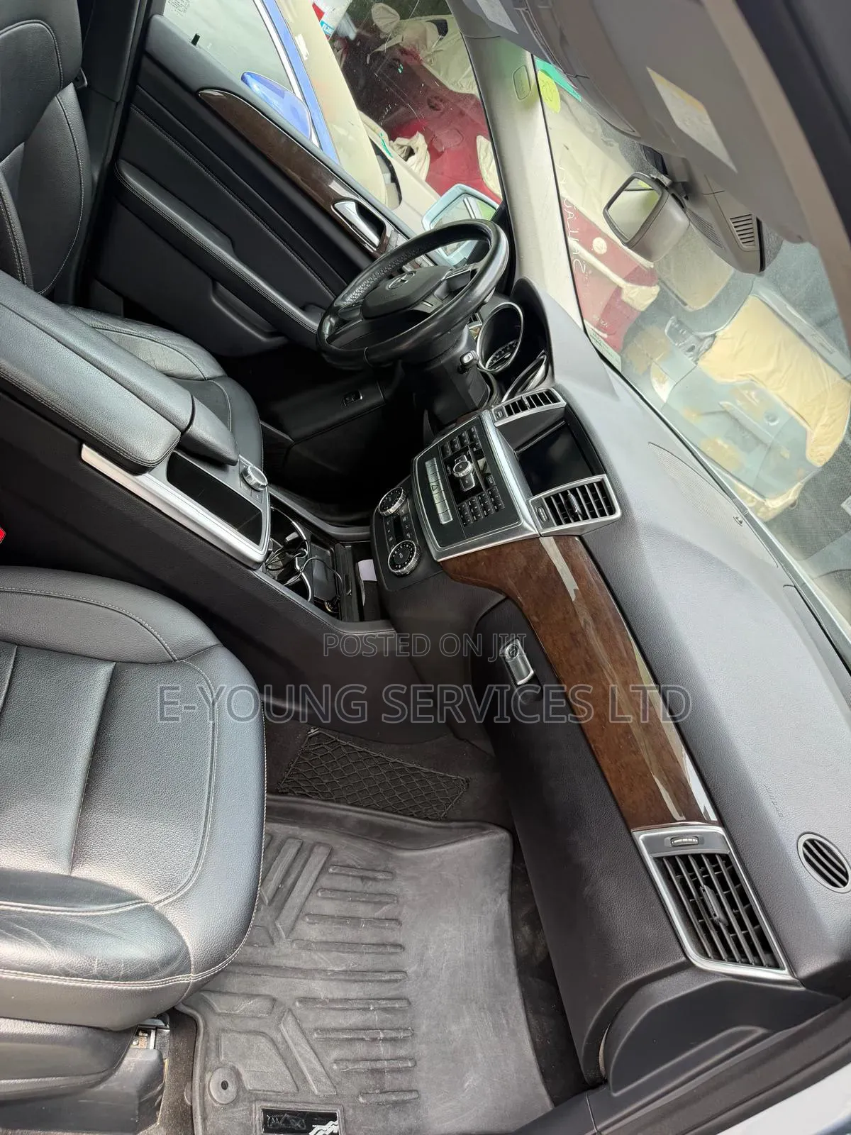 Mercedes-Benz M Class ML350 4MATIC 4dr SUV AWD (3.5L 6cyl 7A) 2015 Gray