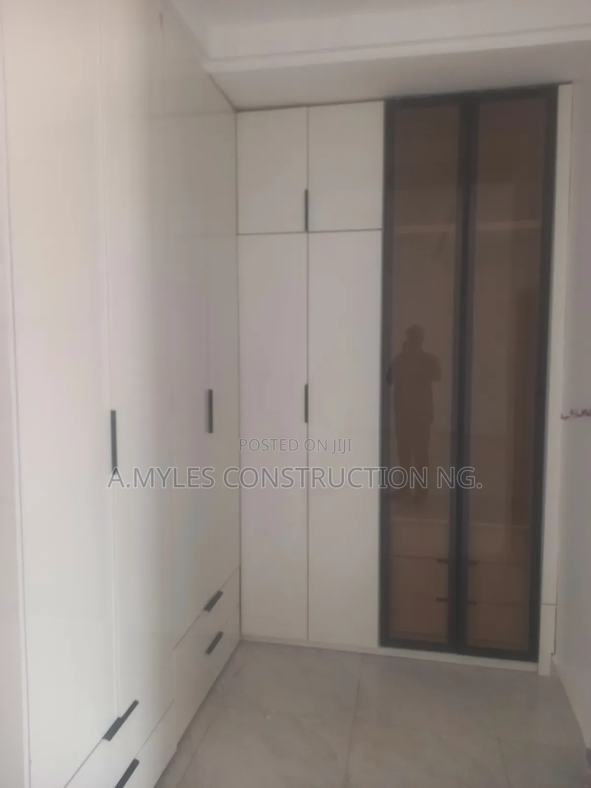 Walldrob Tinted Glass Door