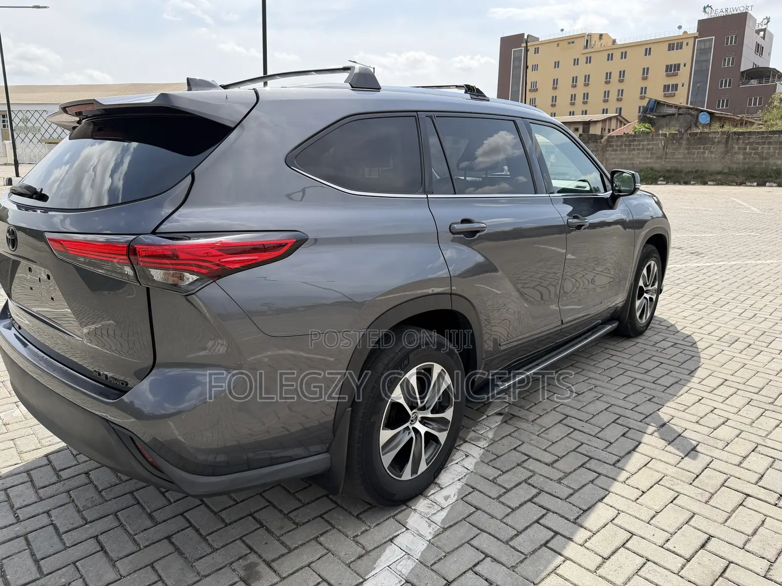 Toyota Highlander XLE AWD 2020 Gray