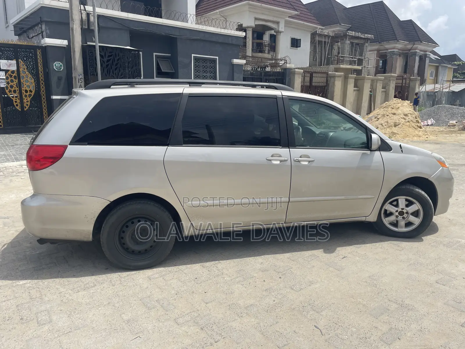 Toyota Sienna 2009 Gold
