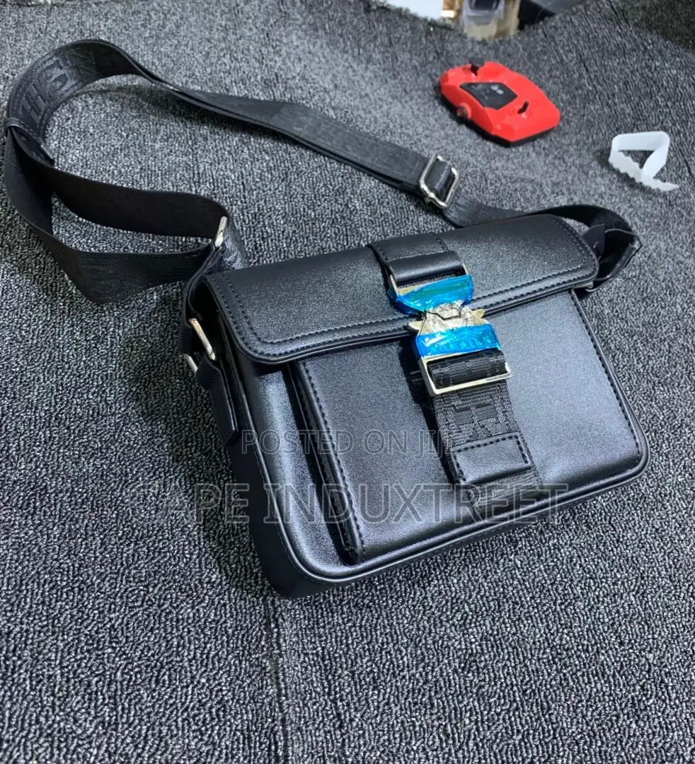 Trendy Crossbody Bag – Stylish, Durable Lightweight