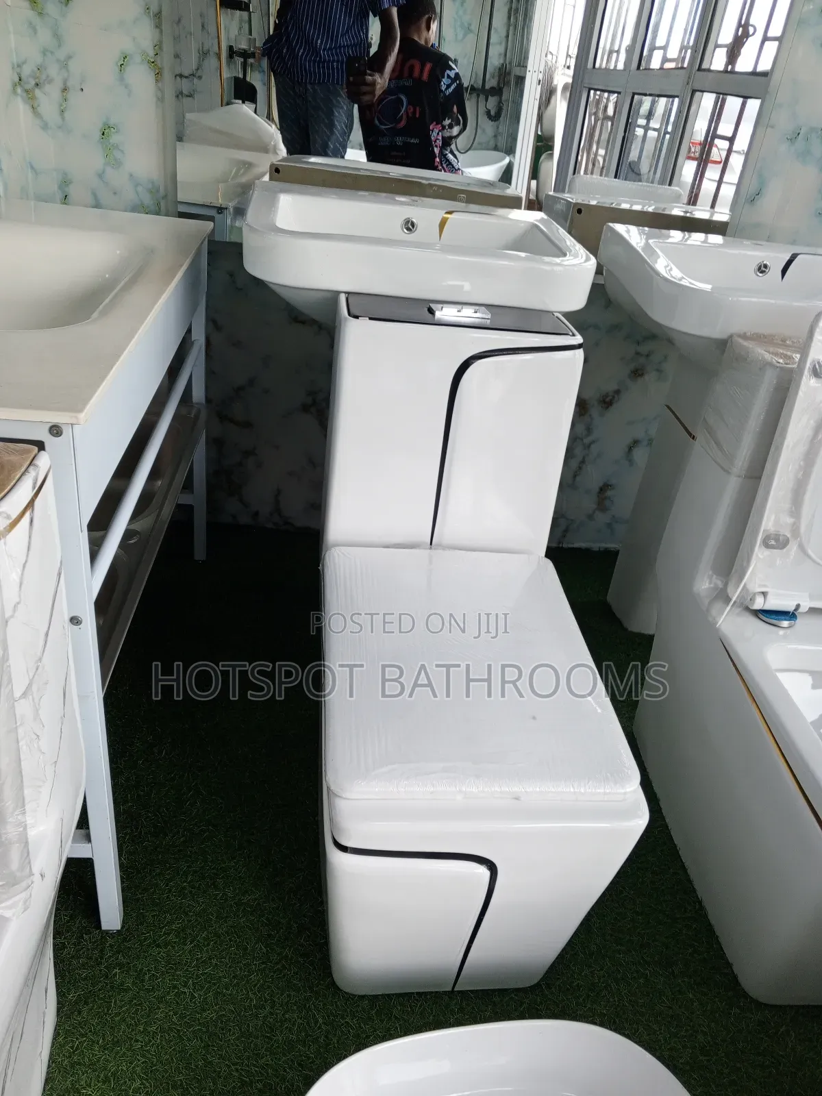 England Luxury Modern Water Closet