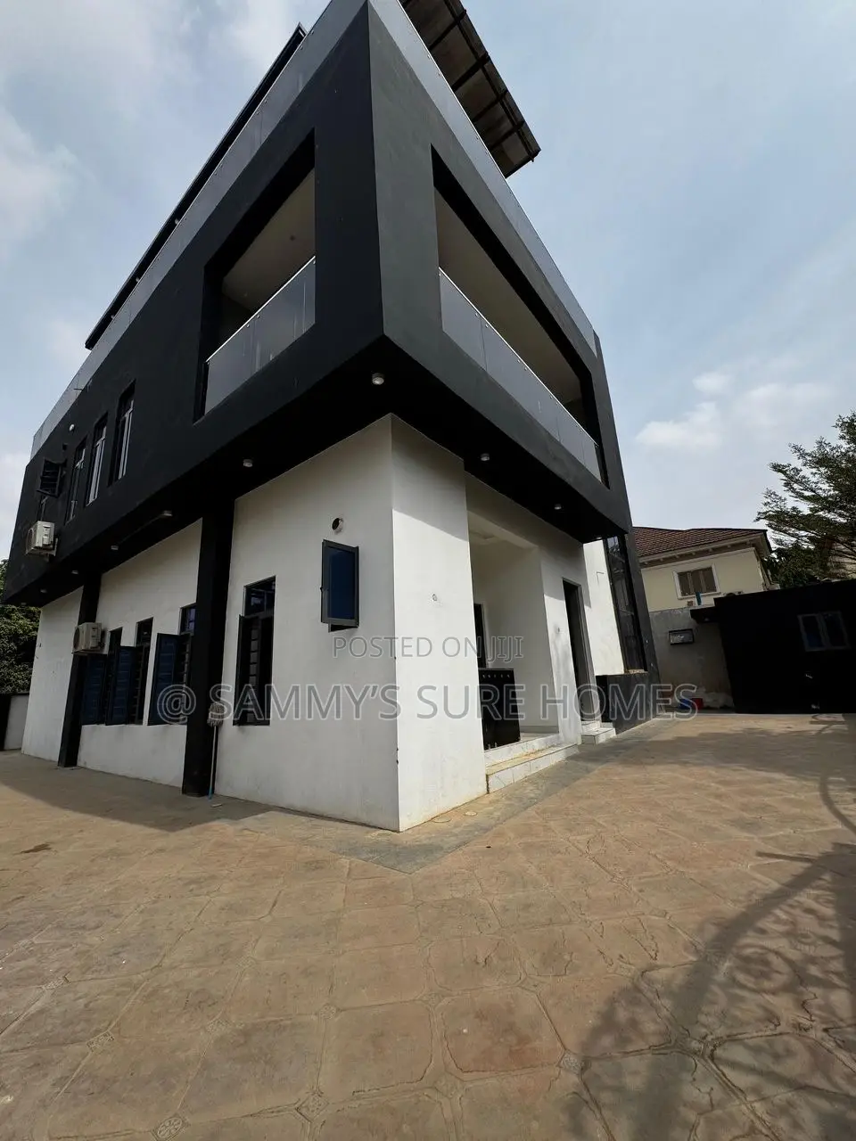 3bdrm Block of Flats in Maitama for rent