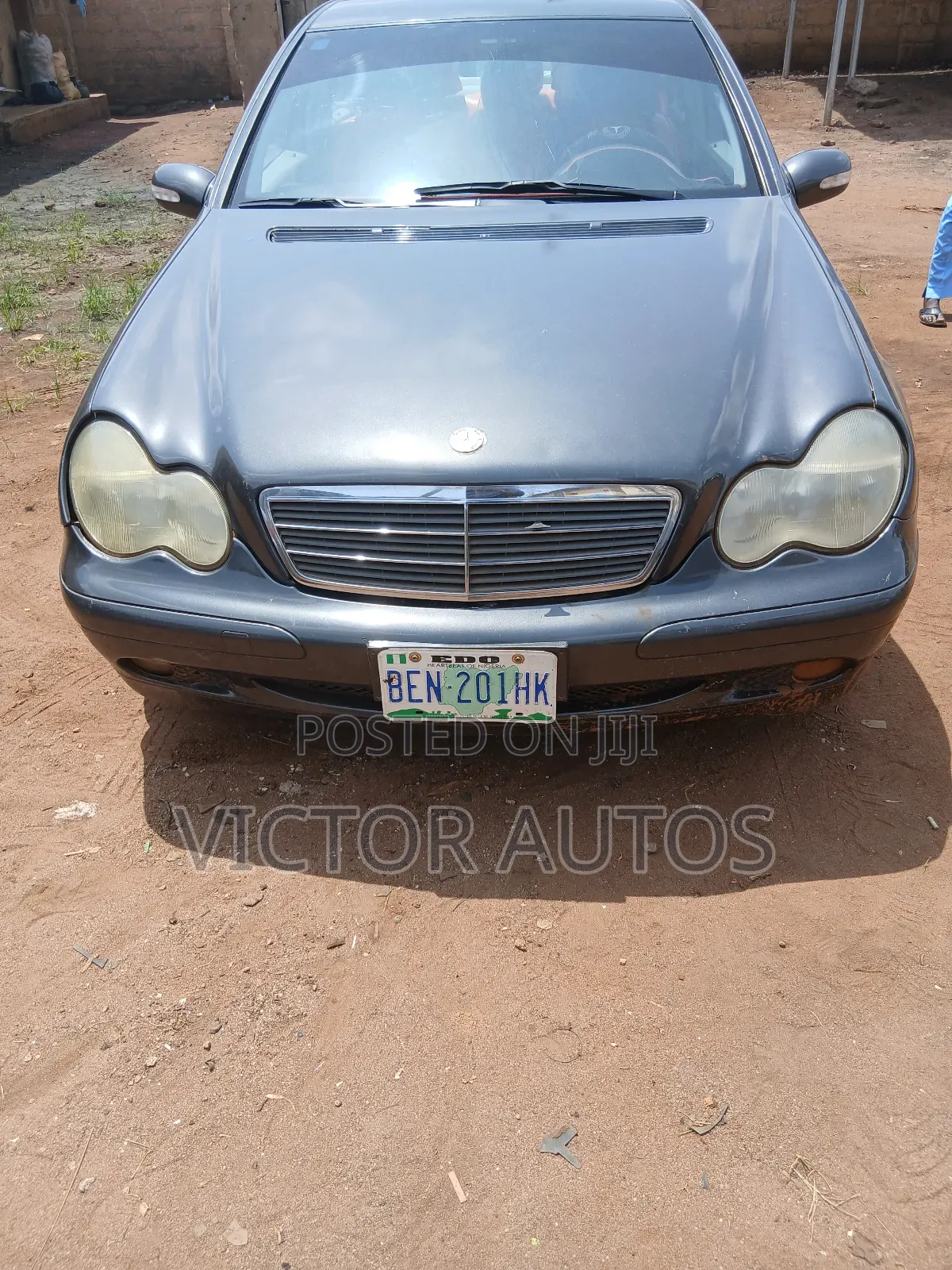 Mercedes-Benz E200 1995 Black