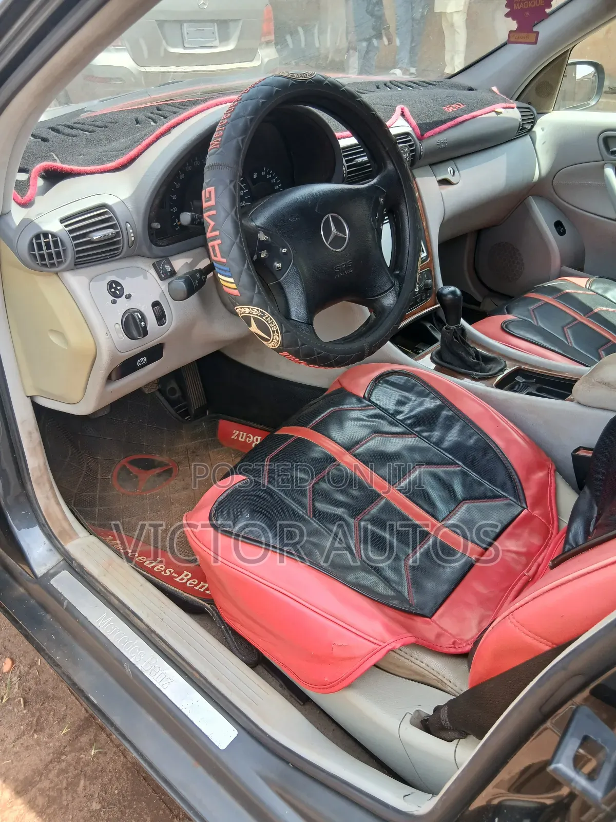 Mercedes-Benz E200 1995 Black
