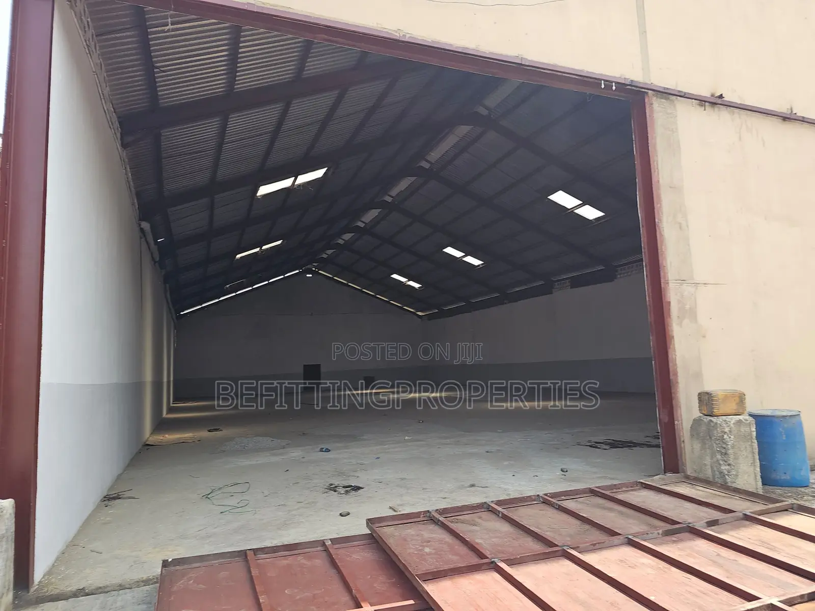Premium 800 SQM Warehouse for Rent