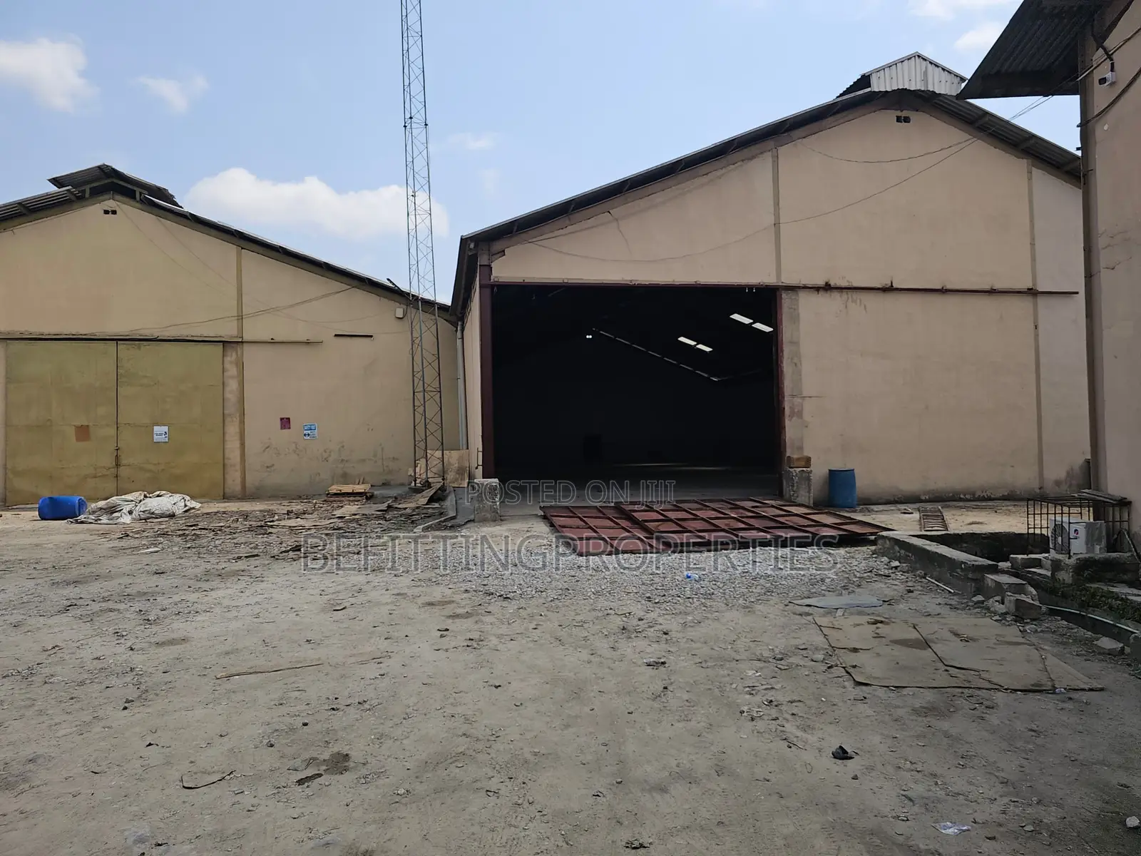 Premium 800 SQM Warehouse for Rent