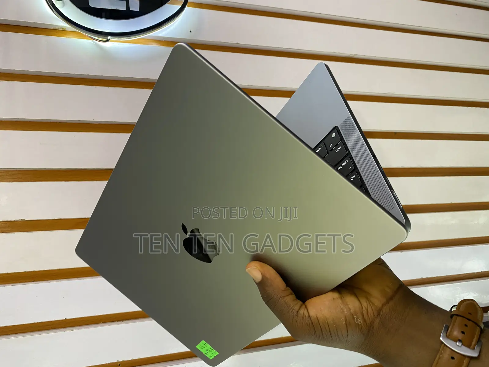 Laptop Apple MacBook Pro 2021 M1 32GB Apple M1 Pro SSD 2T