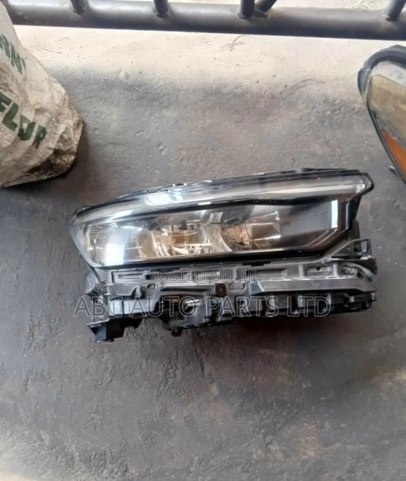 Headlight Jeep Grand Cherokee 2021