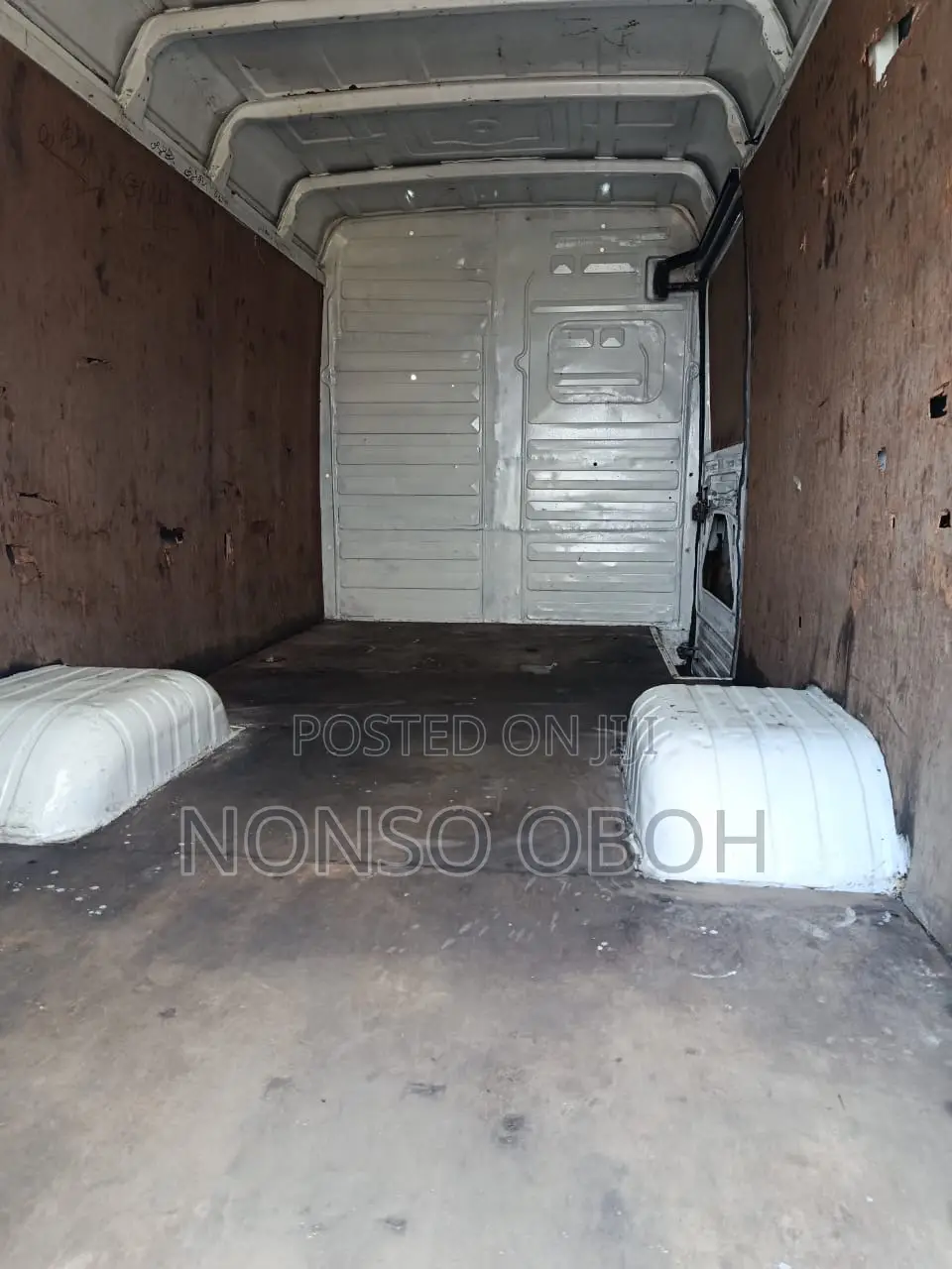 Mercedes-Benz T1/TN 2000 White